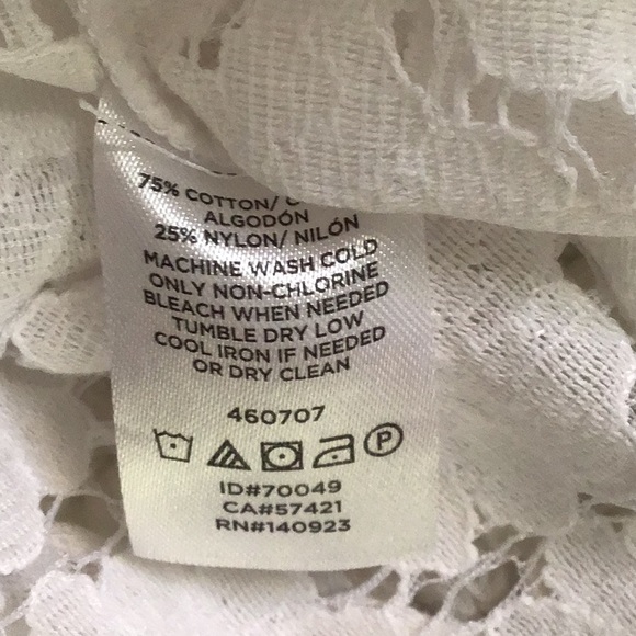 LOFT🌸 Beautiful Lace Blouse - Picture 8 of 8